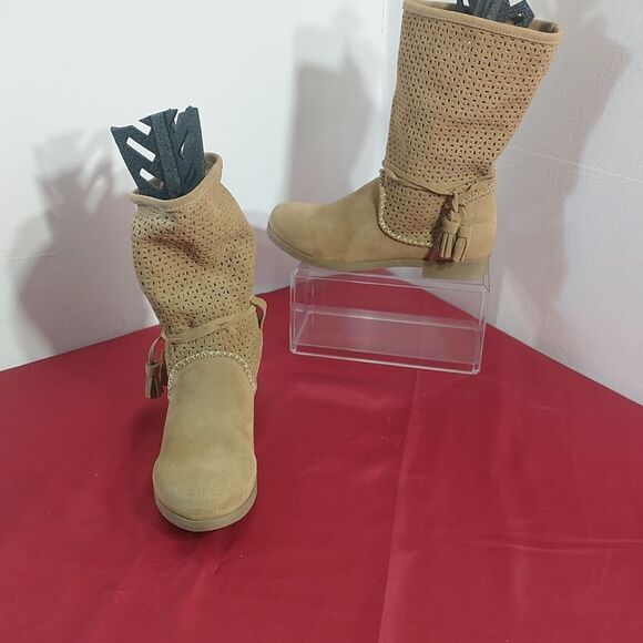 Coolway Tan Ankle Boots Women’s Size 37 US SZ 6. Condition is Pre-owned. - Picture 1 of 8